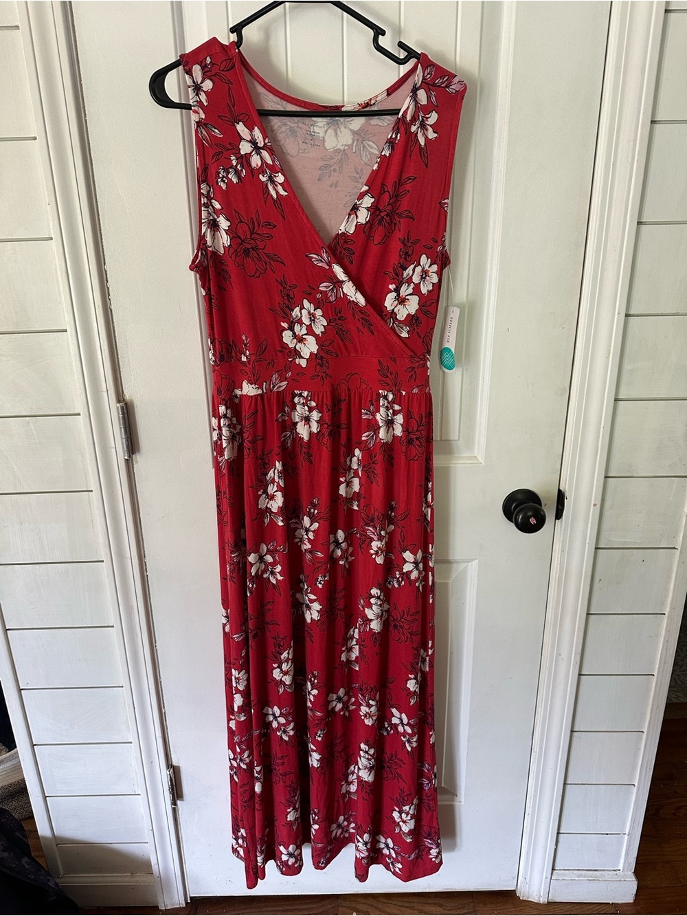 41 Hawthorn Red Floral V-Neck Wrap-Style Maxi Dress - Picture 5 of 9